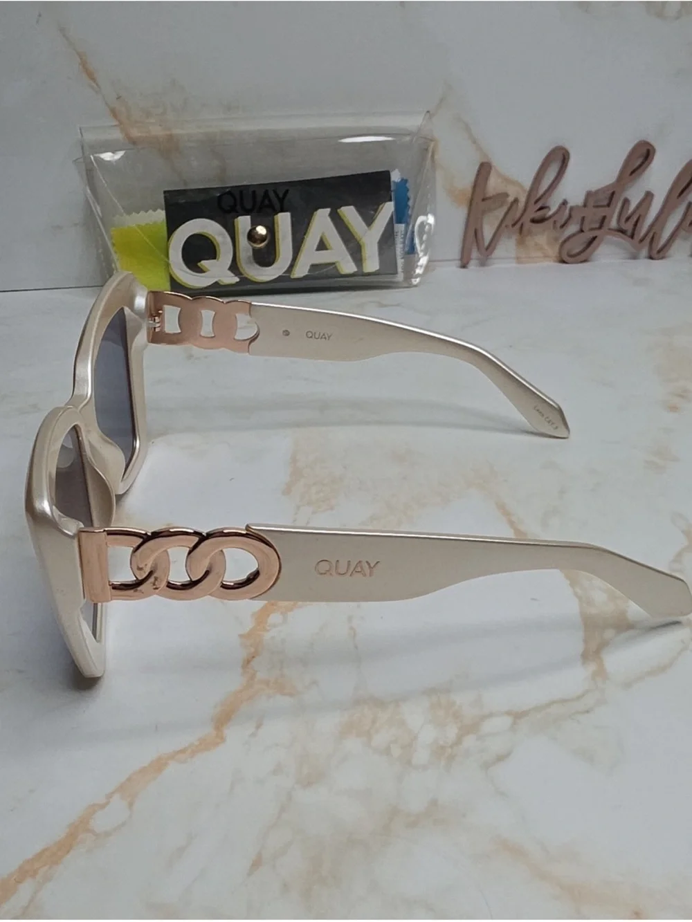 Quay Womens Sunglasses CHAIN REACTION Mirror Rose Lens With Case